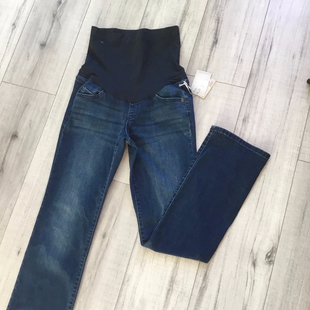 A Glow maternity NWT bootcut jeans sz 4